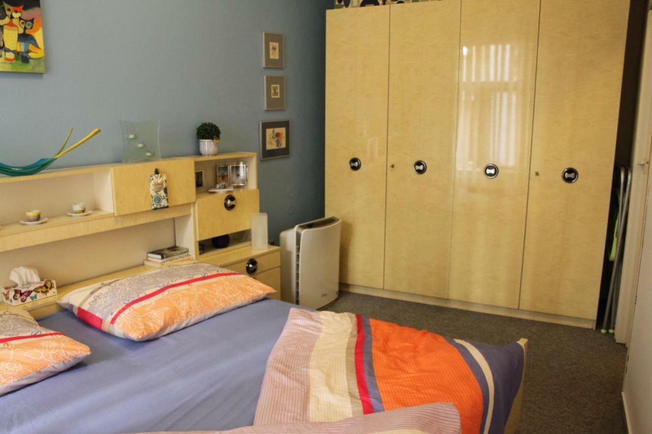 Cosy Apartment Under The Tower Praga Exterior foto