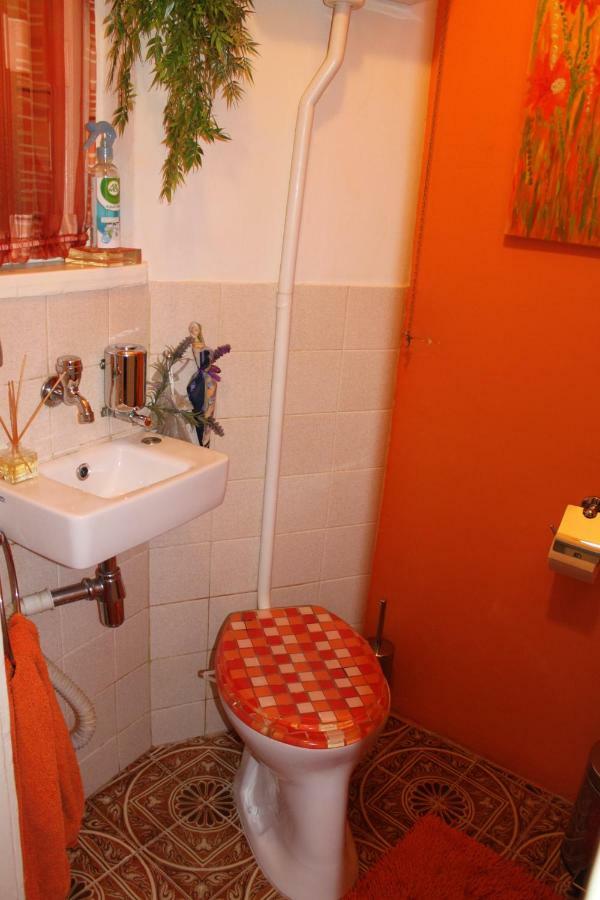 Cosy Apartment Under The Tower Praga Exterior foto